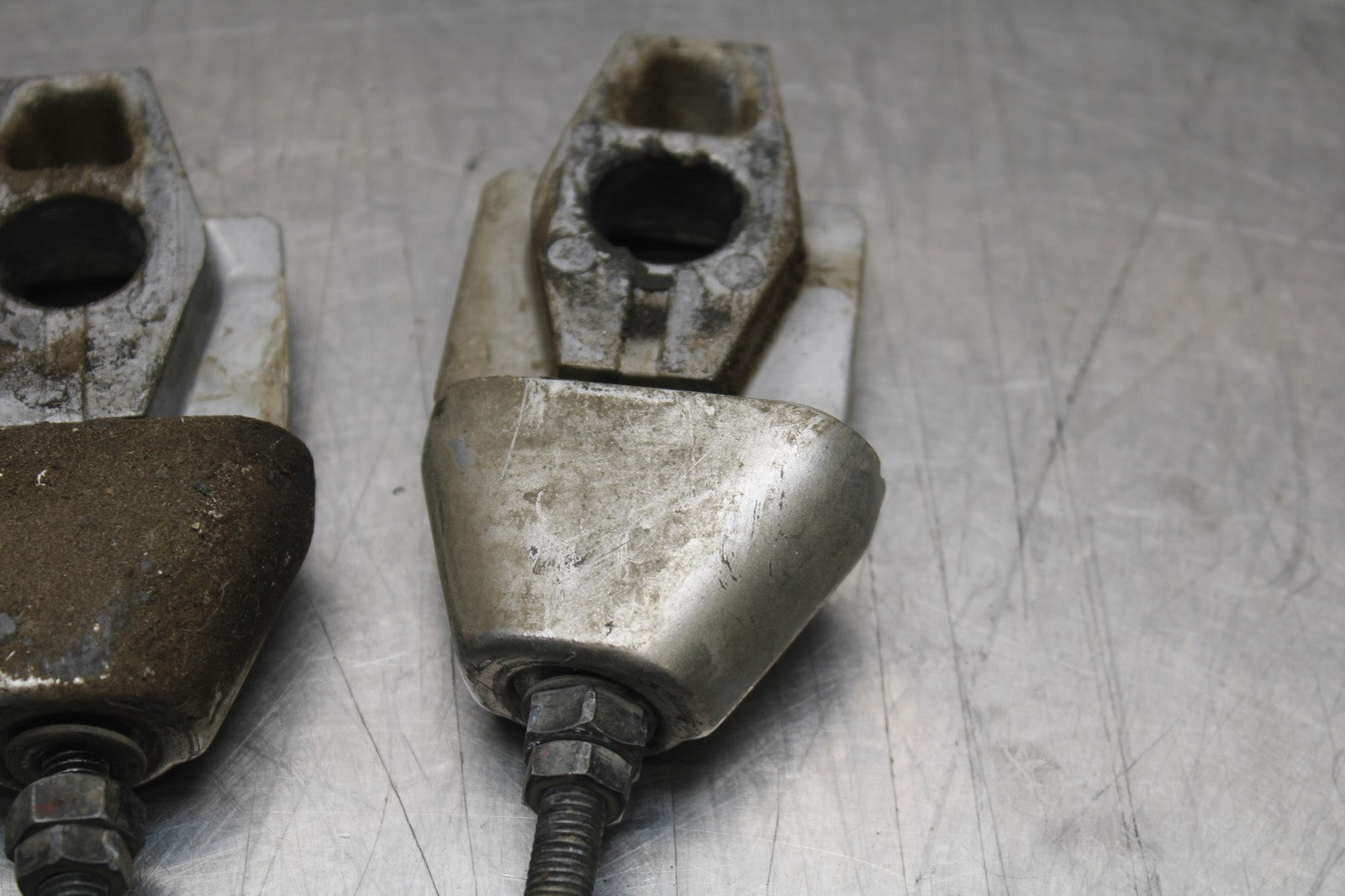 09-10 KAWASAKI ER-6N SWINGARM CHAIN TENSIONER ADJUSTMENT BRACKETS  BB205