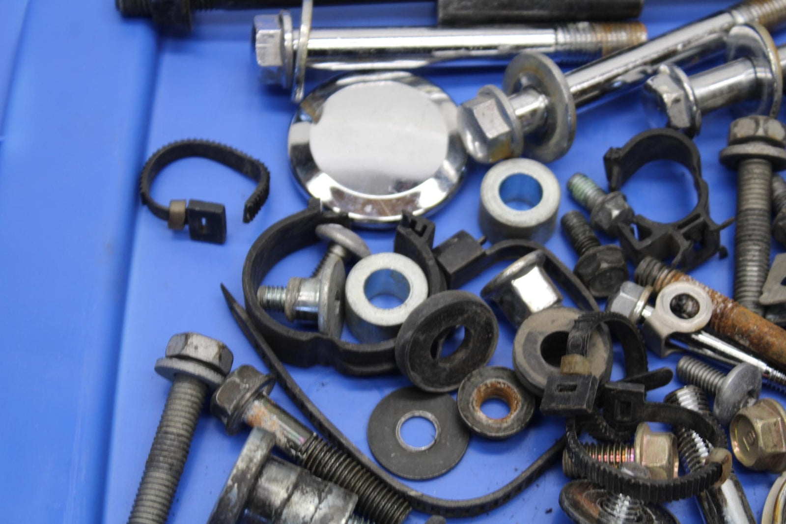 01-02 HONDA SHADOW SPIRIT 750 MISCELLANEOUS MOUNTING BOLTS HARDWARE MOTOR  BB632