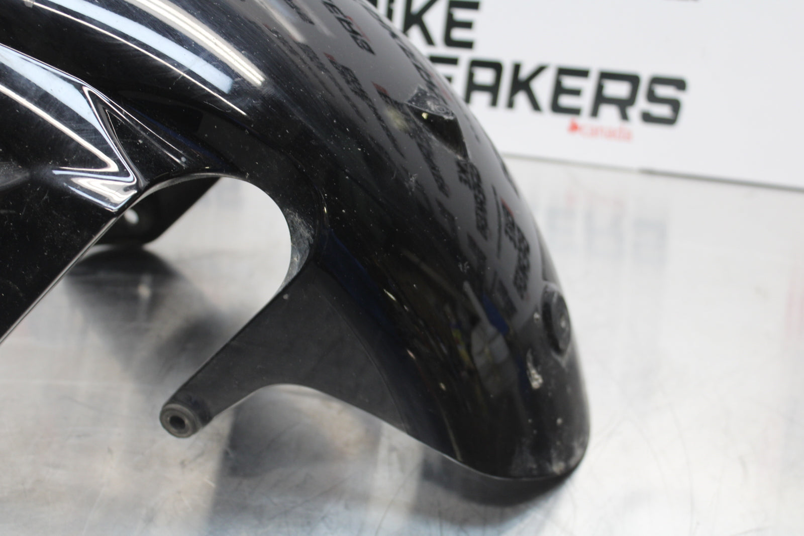 11 SUZUKI GSXR1000 FRONT WHEEL FENDER COWL FAIRING BB142