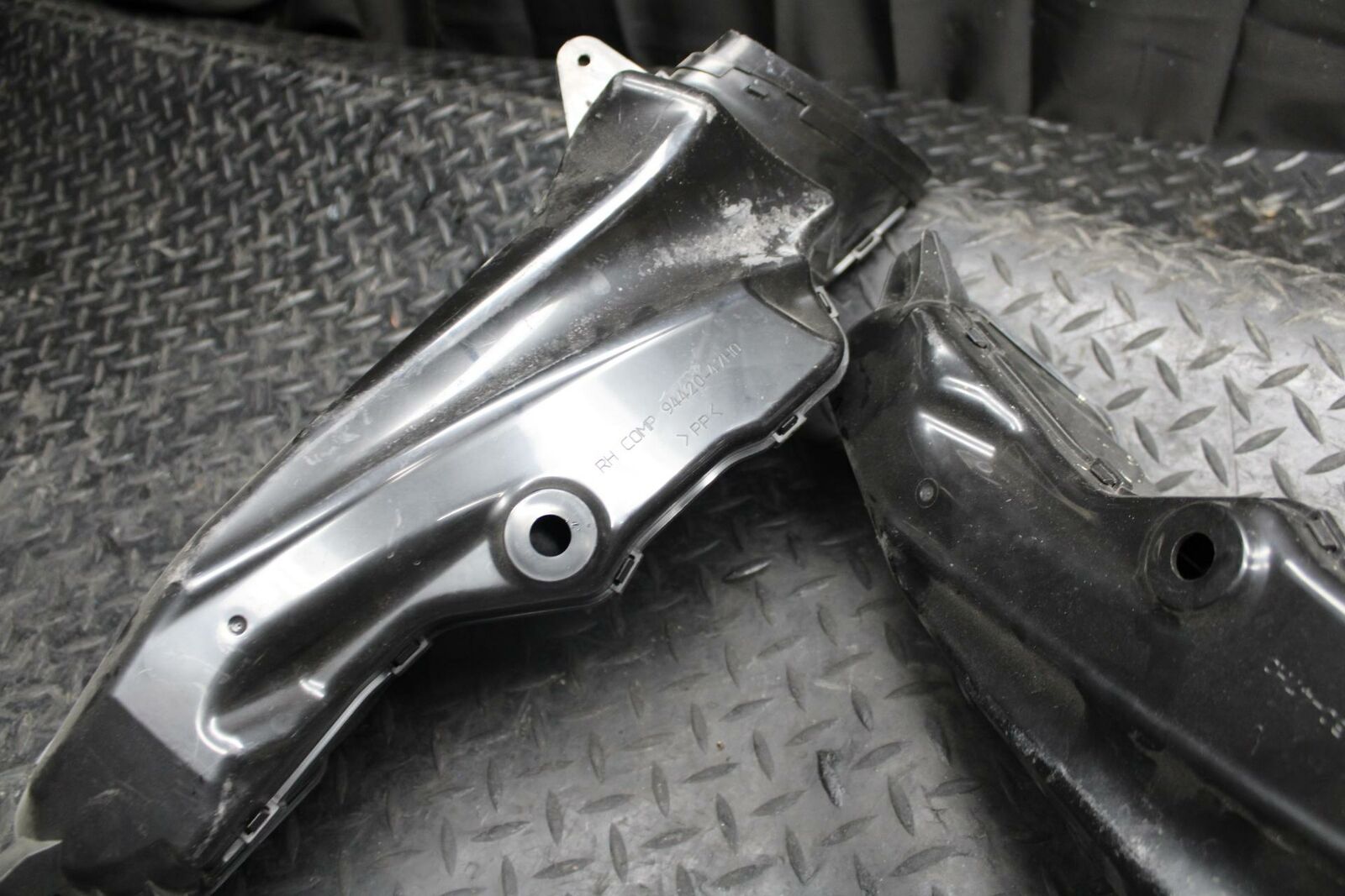 09-11 SUZUKI GSXR1000 RIGHT LEFT AIR INTAKE DUCTS RUBBER SEAL BB205