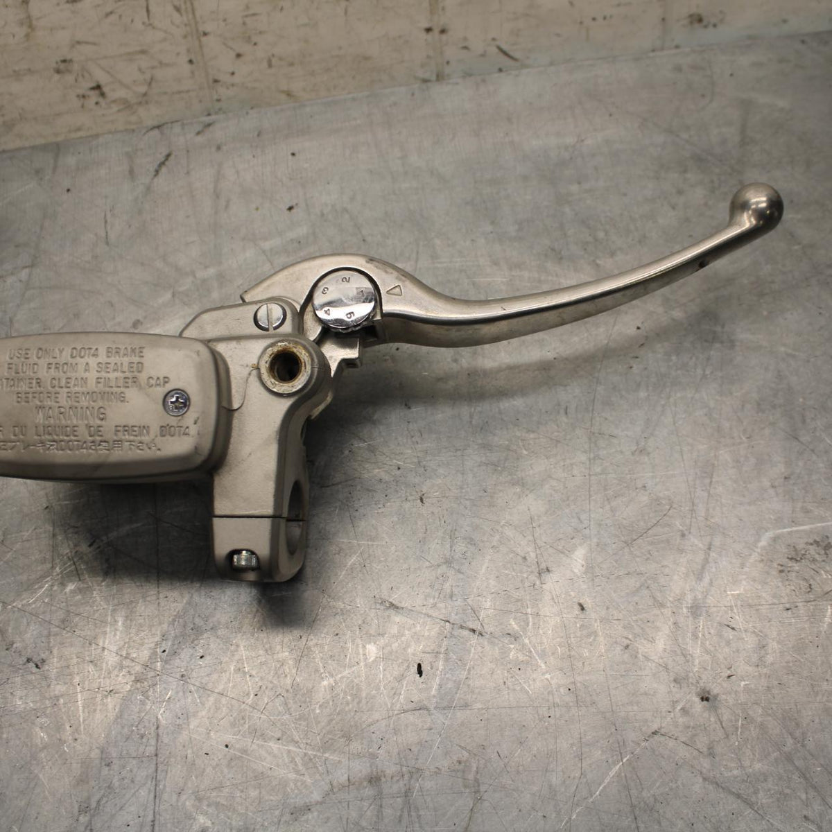 06-09 SUZUKI M109R BOULAVARD FRONT BRAKE MASTER CYLINDER BB501