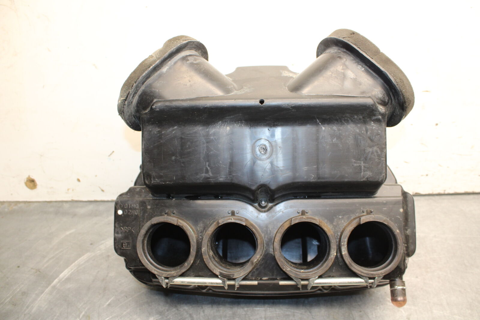 06-07 SUZUKI GSXR750 AIRBOX AIR INTAKE FILTER BOX 13700-02H03 BB670