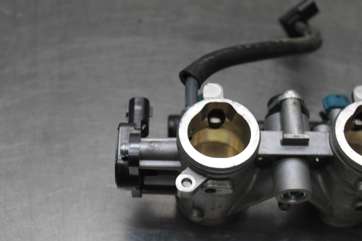 23-24 YAMAHA MT-07 MAIN FUEL INJECTORS / THROTTLE BODIES BB927