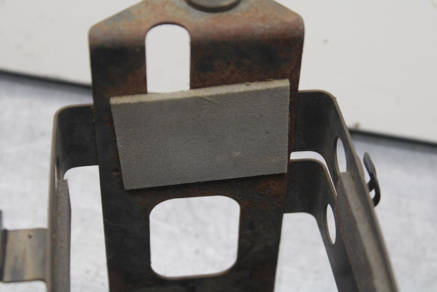 80-83 SUZUKI GS750E BATTERY BOX TRAY BB82