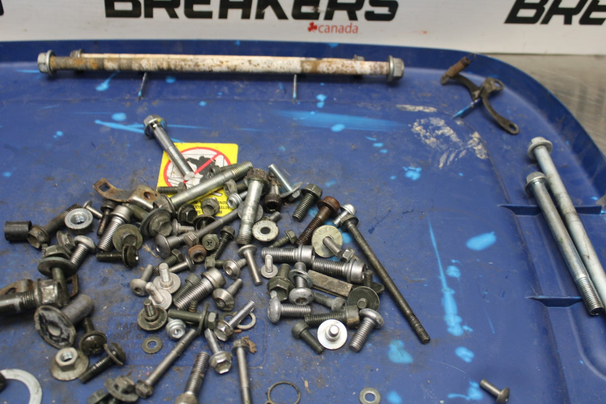 06 SUZUKI SV650S MOUNTING BOLTS HARDWARE MOTOR SCREWS BB783