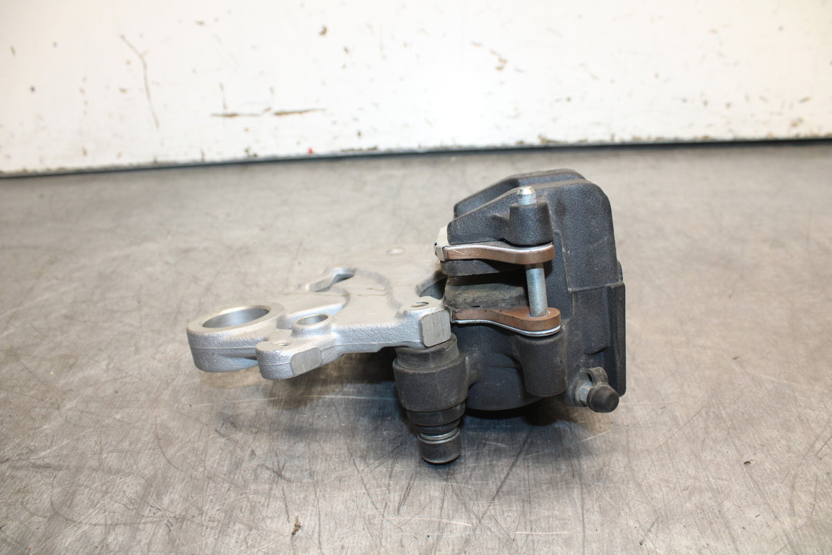 22-24 YAMAHA XSR900 REAR BACK BRAKE CALIPER W MOUNT BRACKET BB710