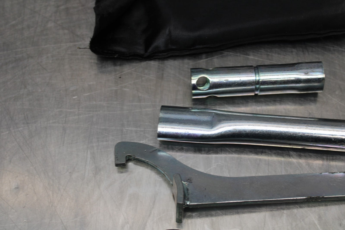 15 SUZUKI GW250F STOCK TOOLS OEM TOOL BAG KIT SET BB789