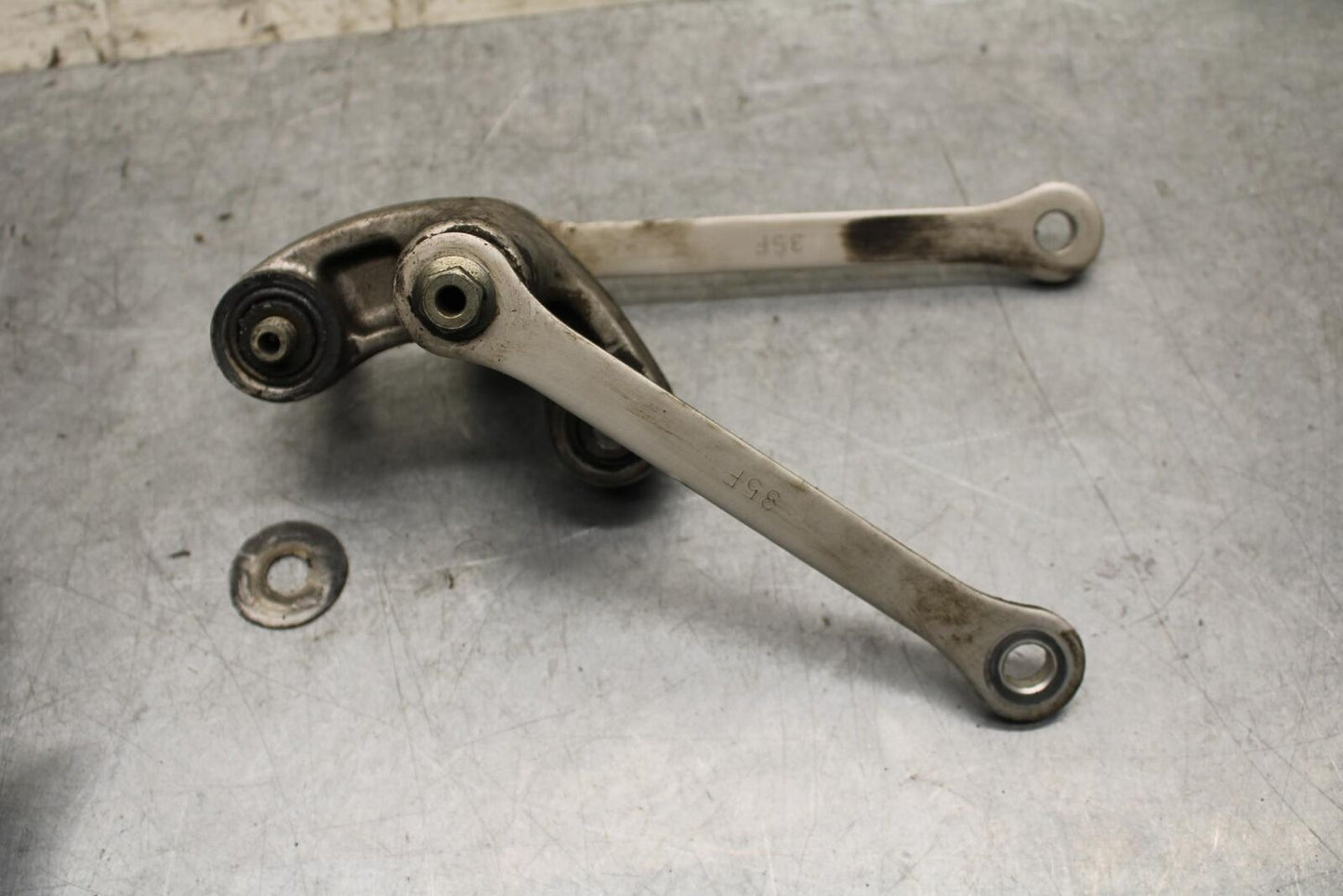 2001 Suzuki GSXR600 REAR DOGBONE SHOCK LINKAGE LINK 62600-35870 BB59