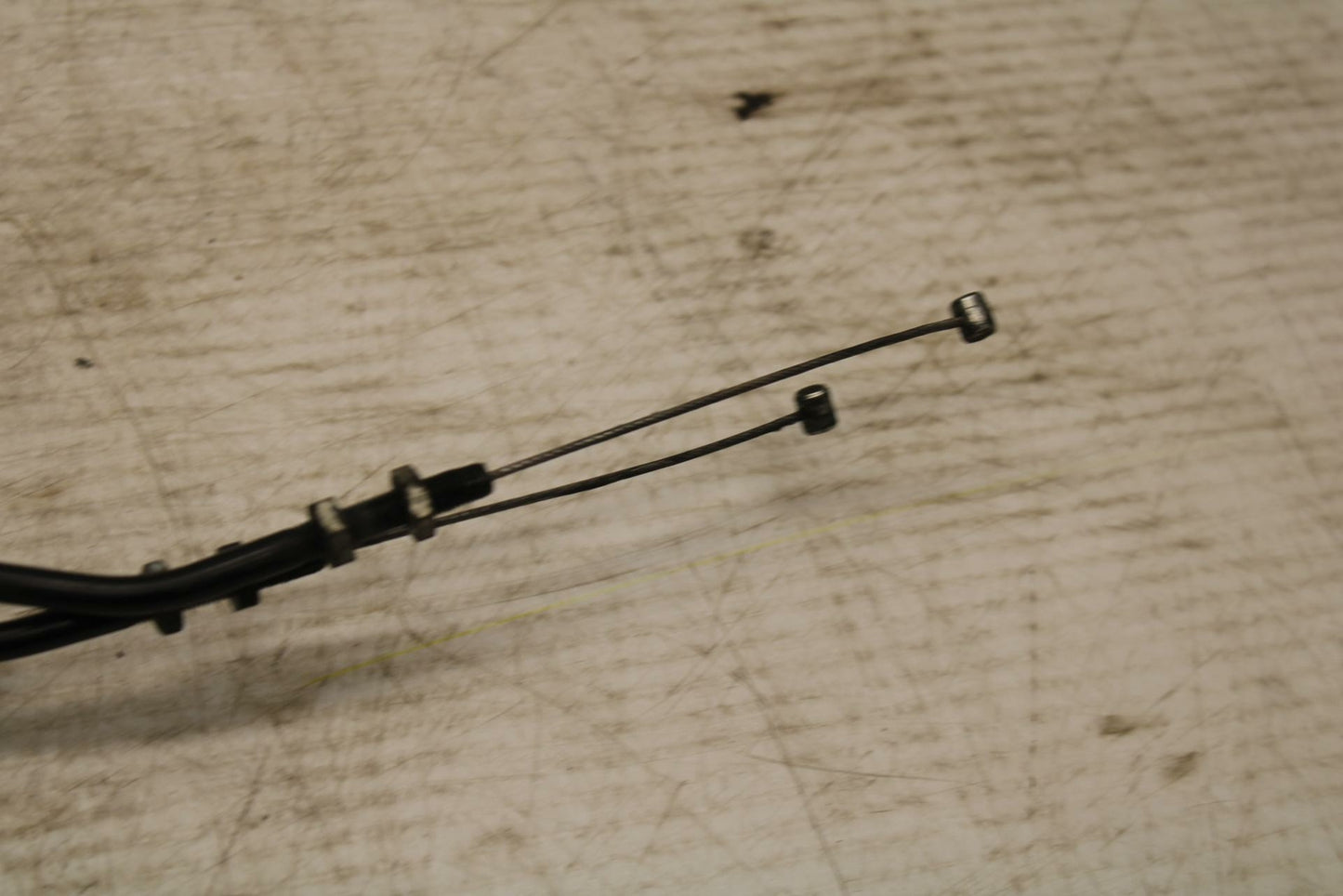 08-11 TRIUMPH SPEED TRIPLE THROTTLE CABLES LINES BB366