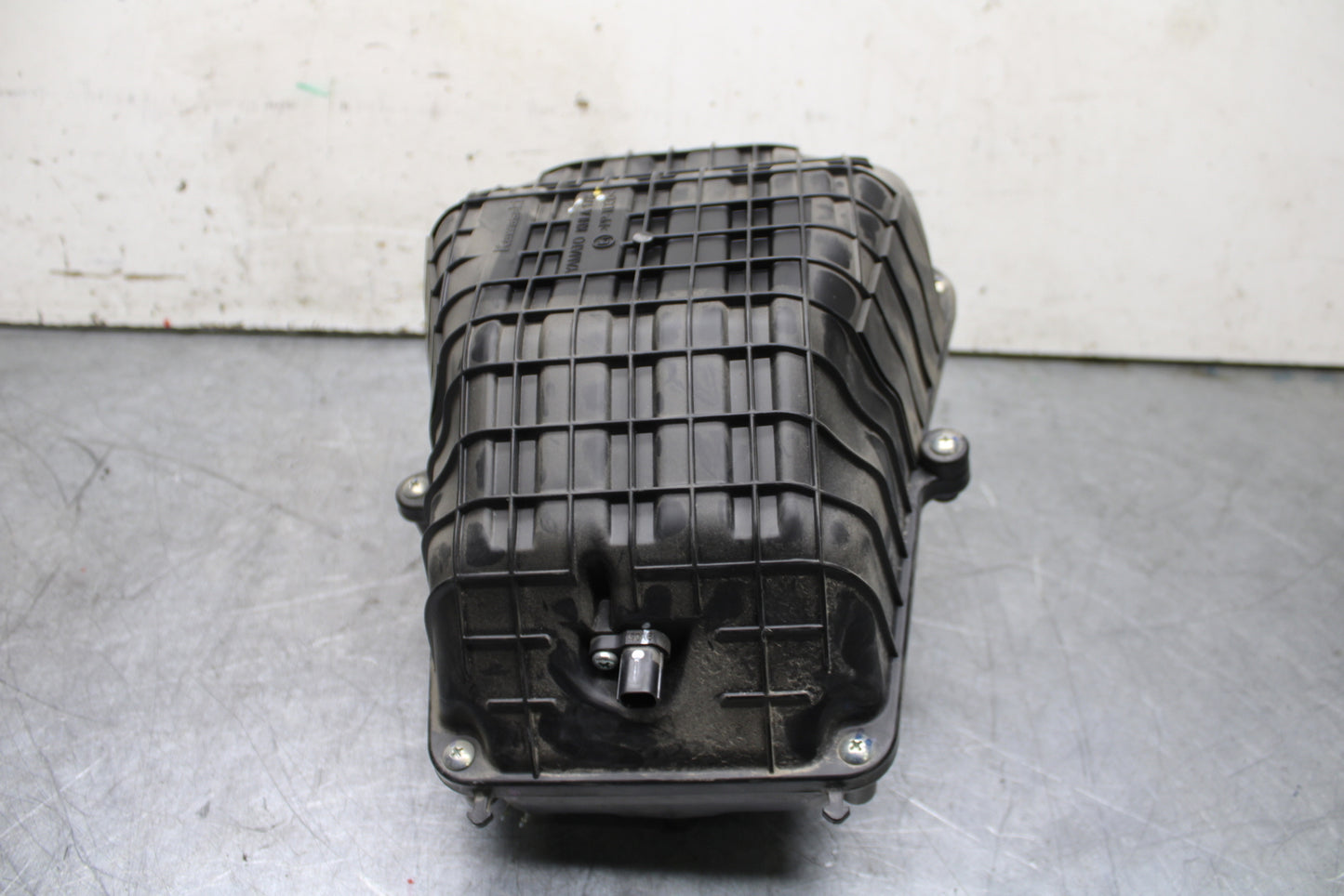 19-22 KAWASAKI Z400 AIRBOX AIR INTAKE FILTER BOX BB708