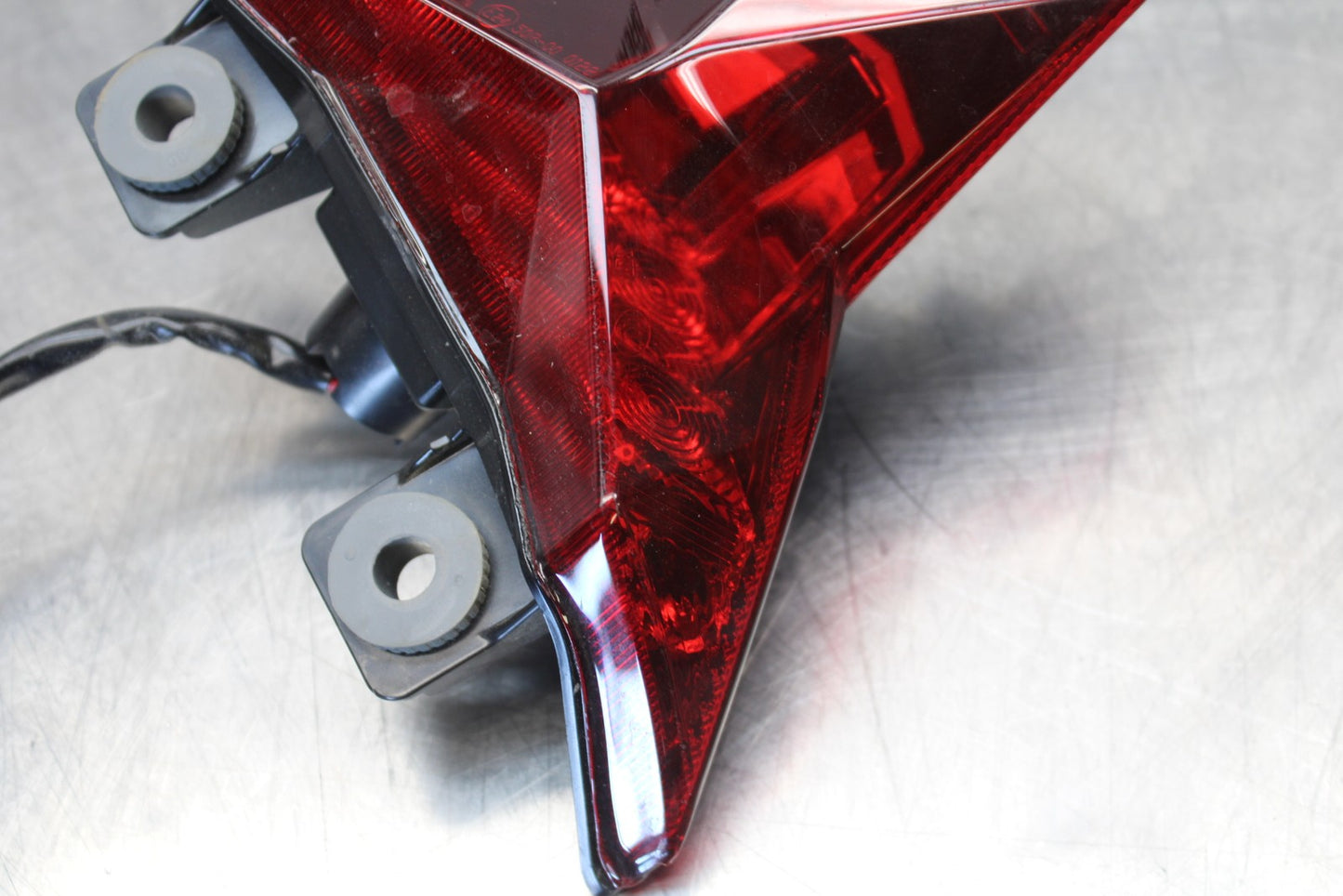 18-23 KAWASAKI NINJA 400 EX400 ABS REAR TAIL TAILLIGHT BACK BRAKE LIGHT BB177