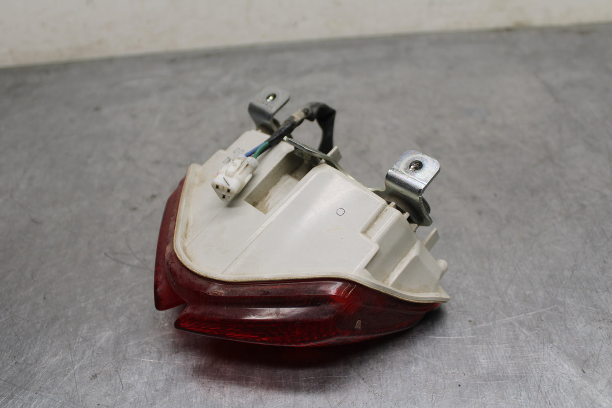 11-17 SUZUKI GSXR600 REAR TAIL TAILLIGHT BACK BRAKE LIGHT BB132