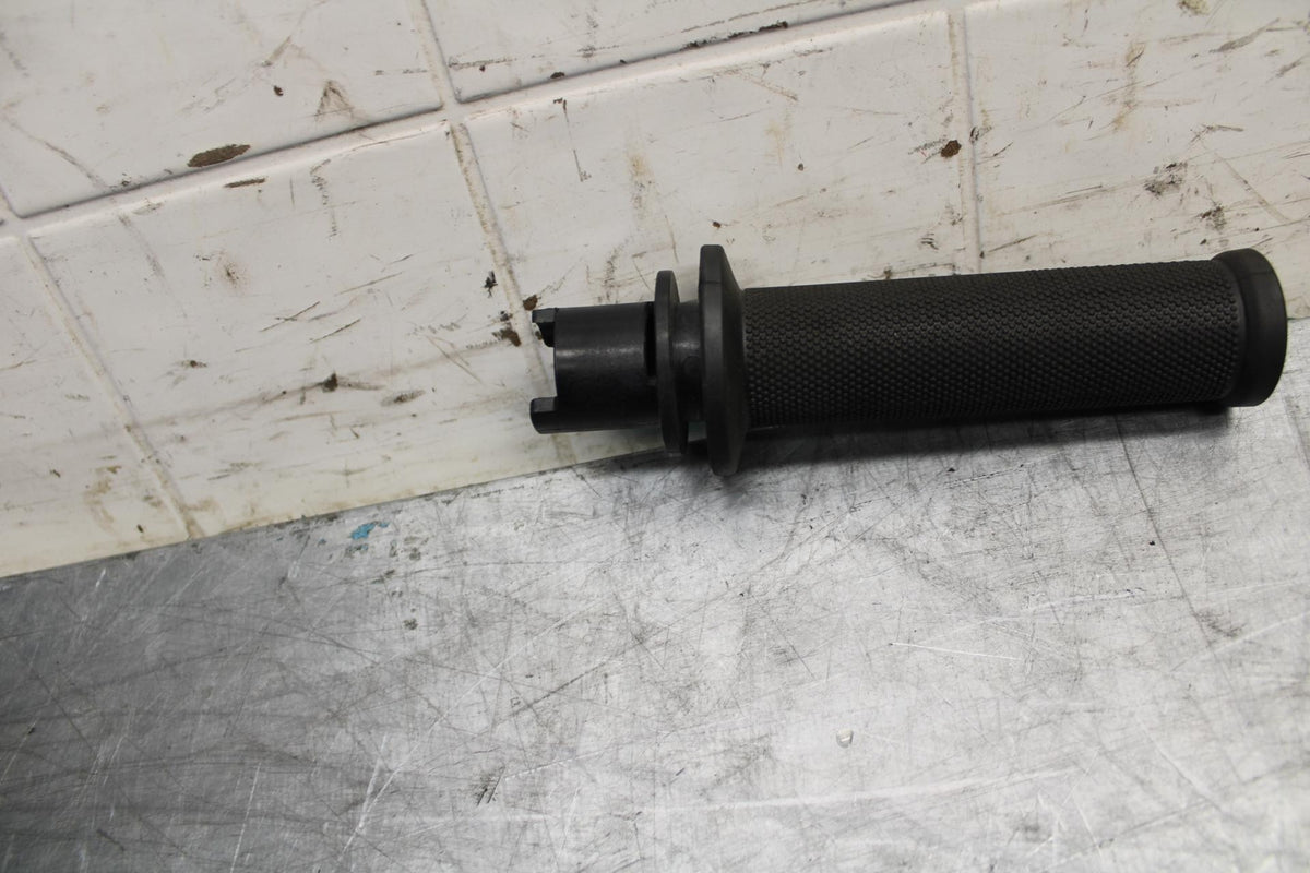 21 HUSQVARNA VITPILEN 401 RIGHT THROTTLE GRIP BB467