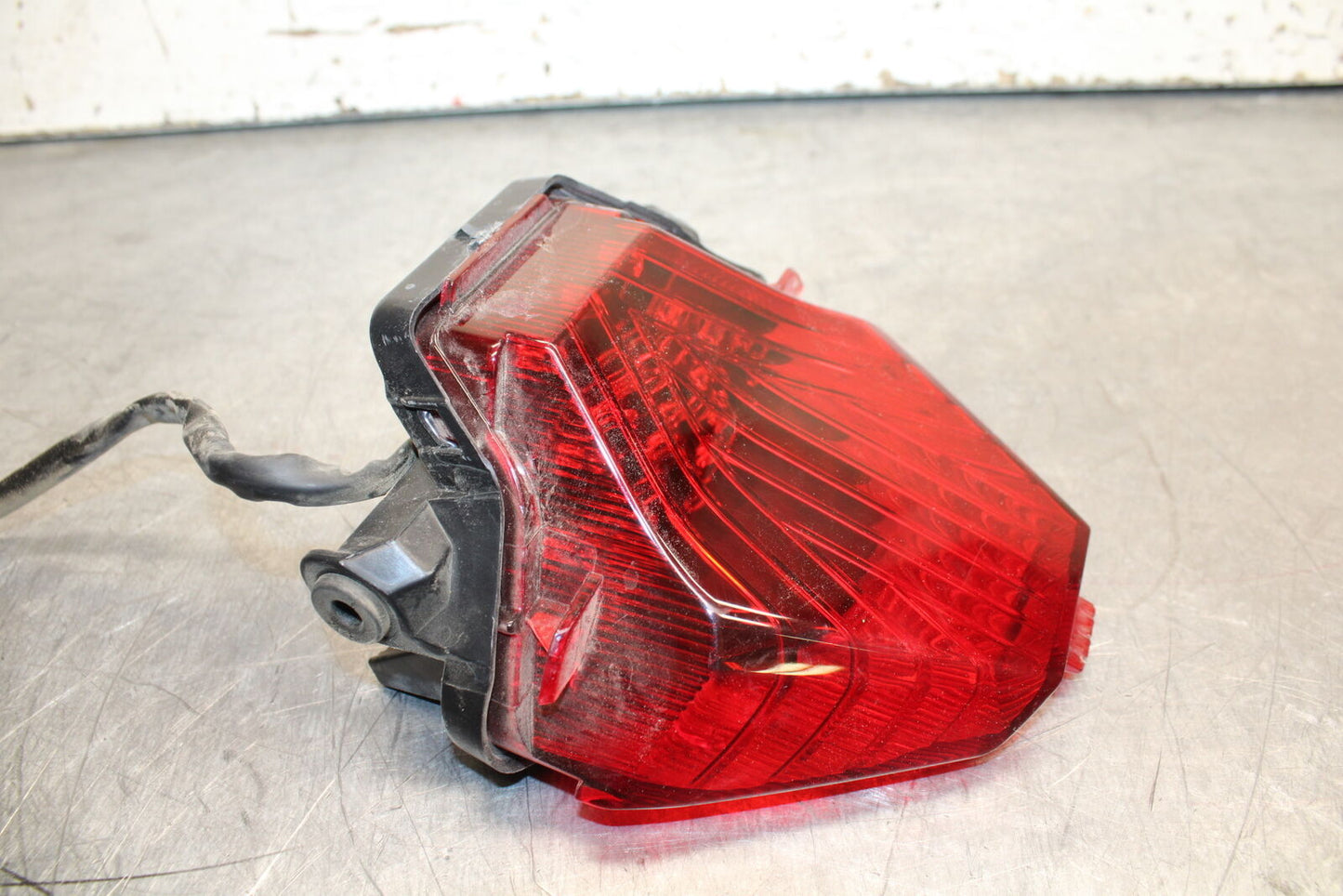 19-24 YAMAHA R3 REAR TAIL TAILLIGHT BACK BRAKE LIGHT BB736