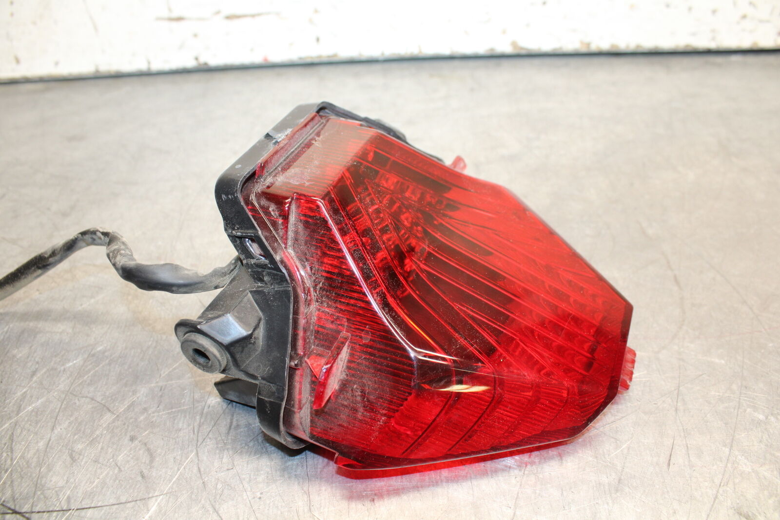 19-24 YAMAHA R3 REAR TAIL TAILLIGHT BACK BRAKE LIGHT BB736