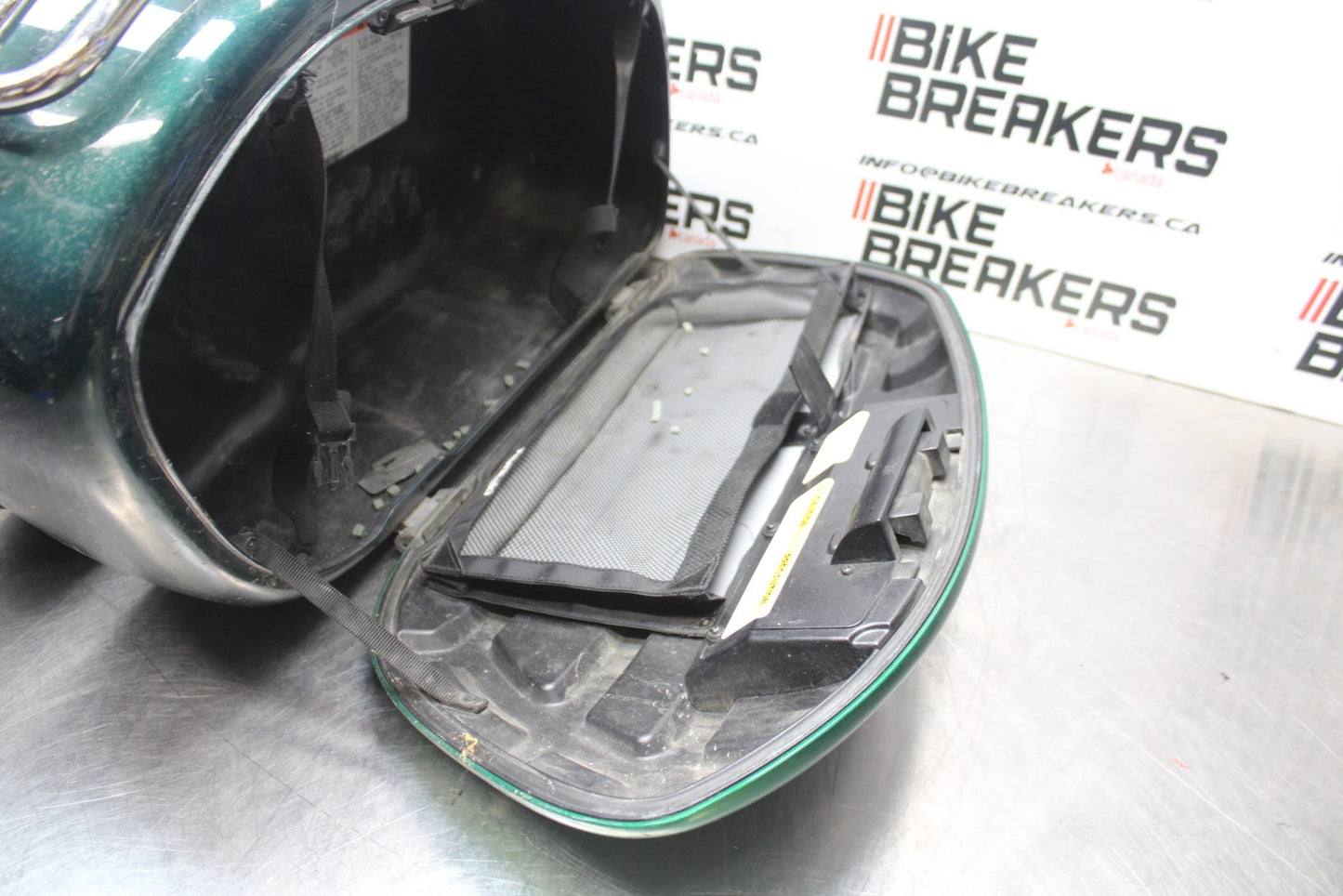 03-08 KAWASAKI VULCAN 1600 CARGO LUGGAGE SADDLEBAG BAG COMPARTMENT SET  BB196
