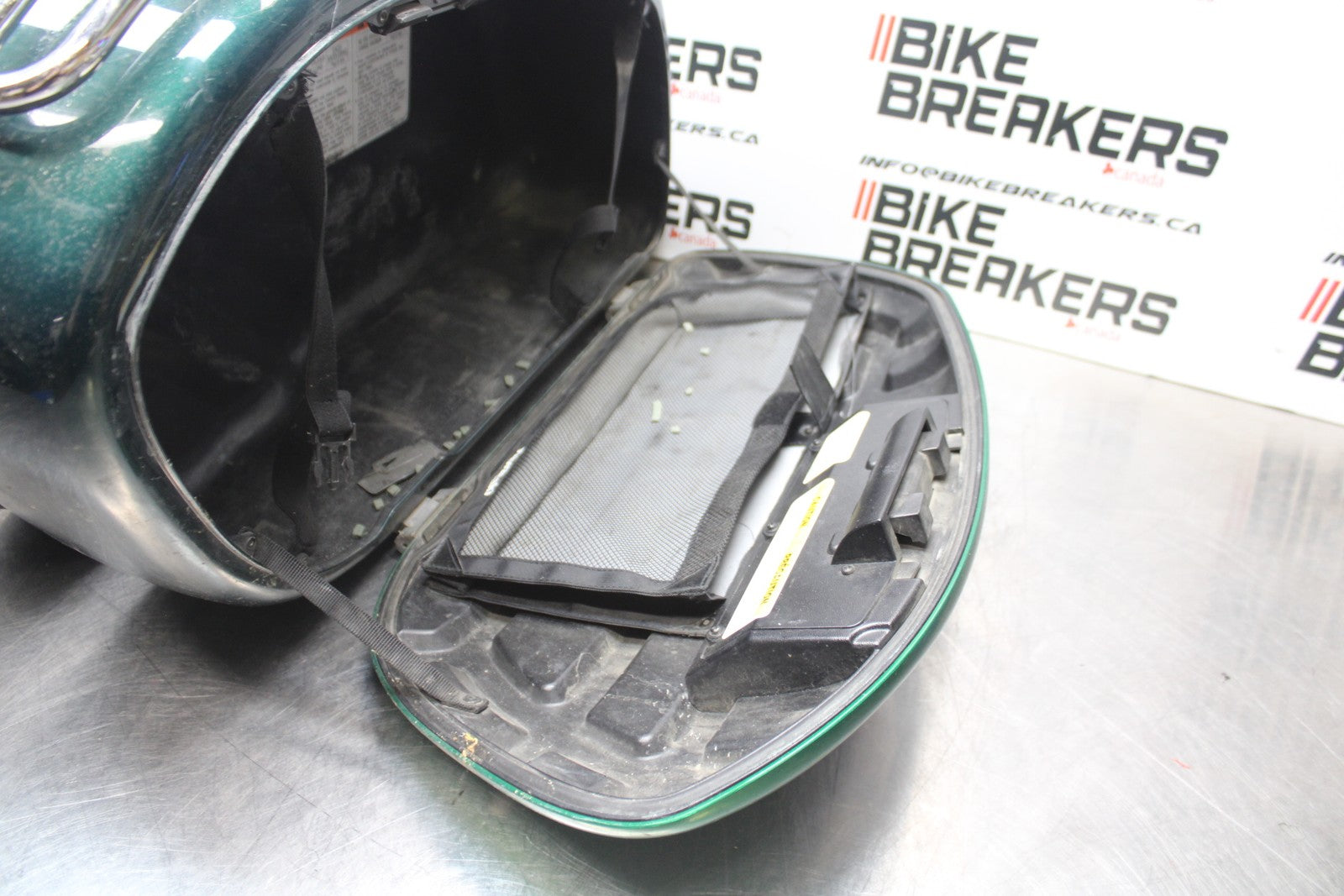 03-08 KAWASAKI VULCAN 1600 CARGO LUGGAGE SADDLEBAG BAG COMPARTMENT SET  BB196