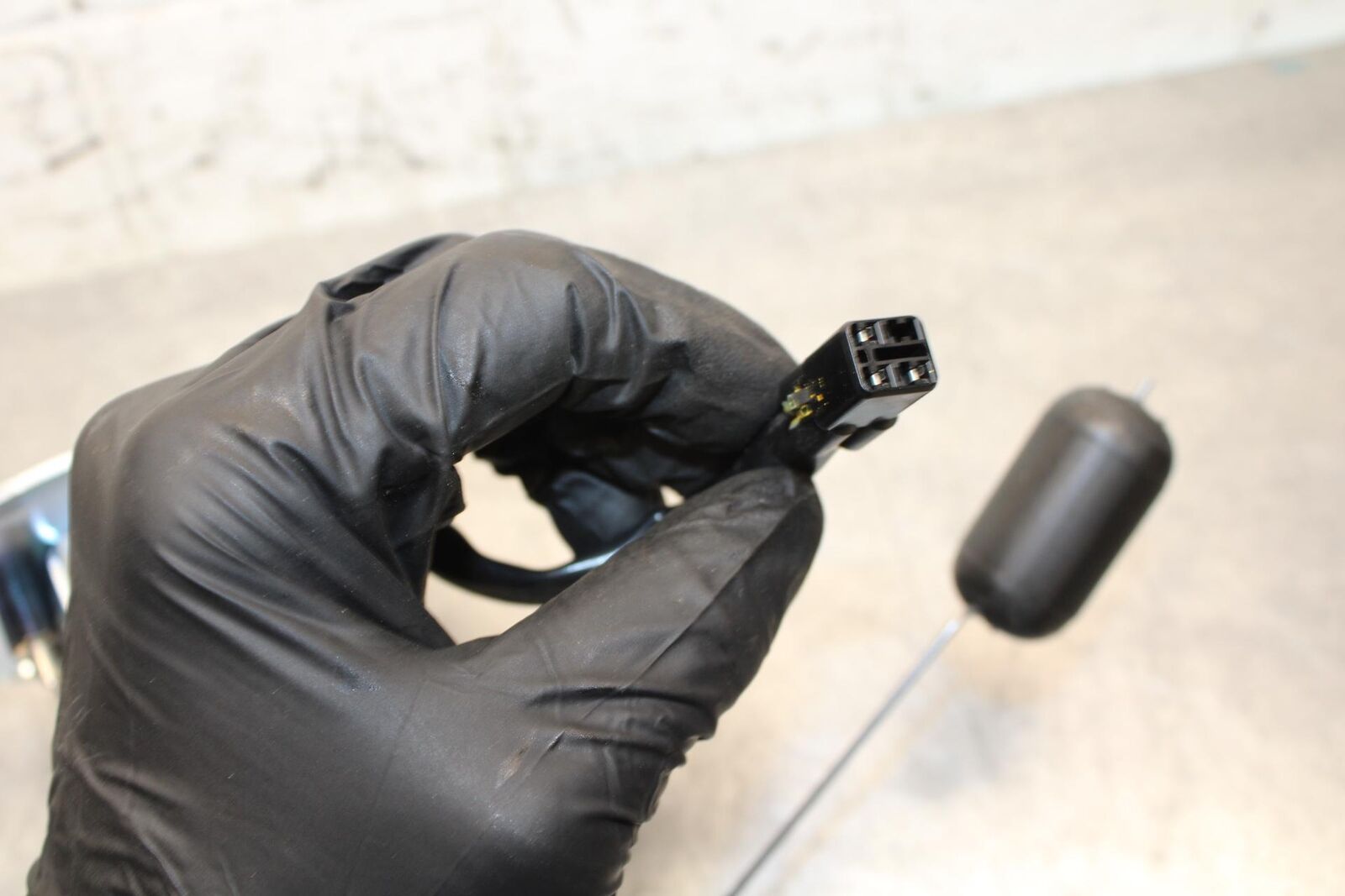 19-22 KAWASAKI Z400 FUEL PUMP GAS PETROL SENDER UNIT BB70