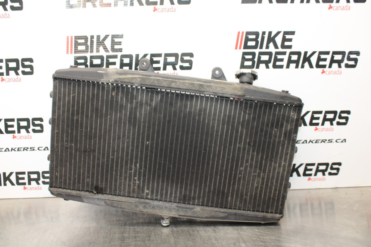 05 TRIUMPH ROCKET III ENGINE COOLER COOLING RADIATOR RADIATER BB186