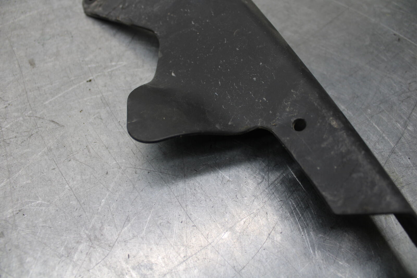 16 KAWASAKI NINJA ZX10R REAR BACK DRIVE CHAIN GUARD SHIELD 36014-0062  BB650