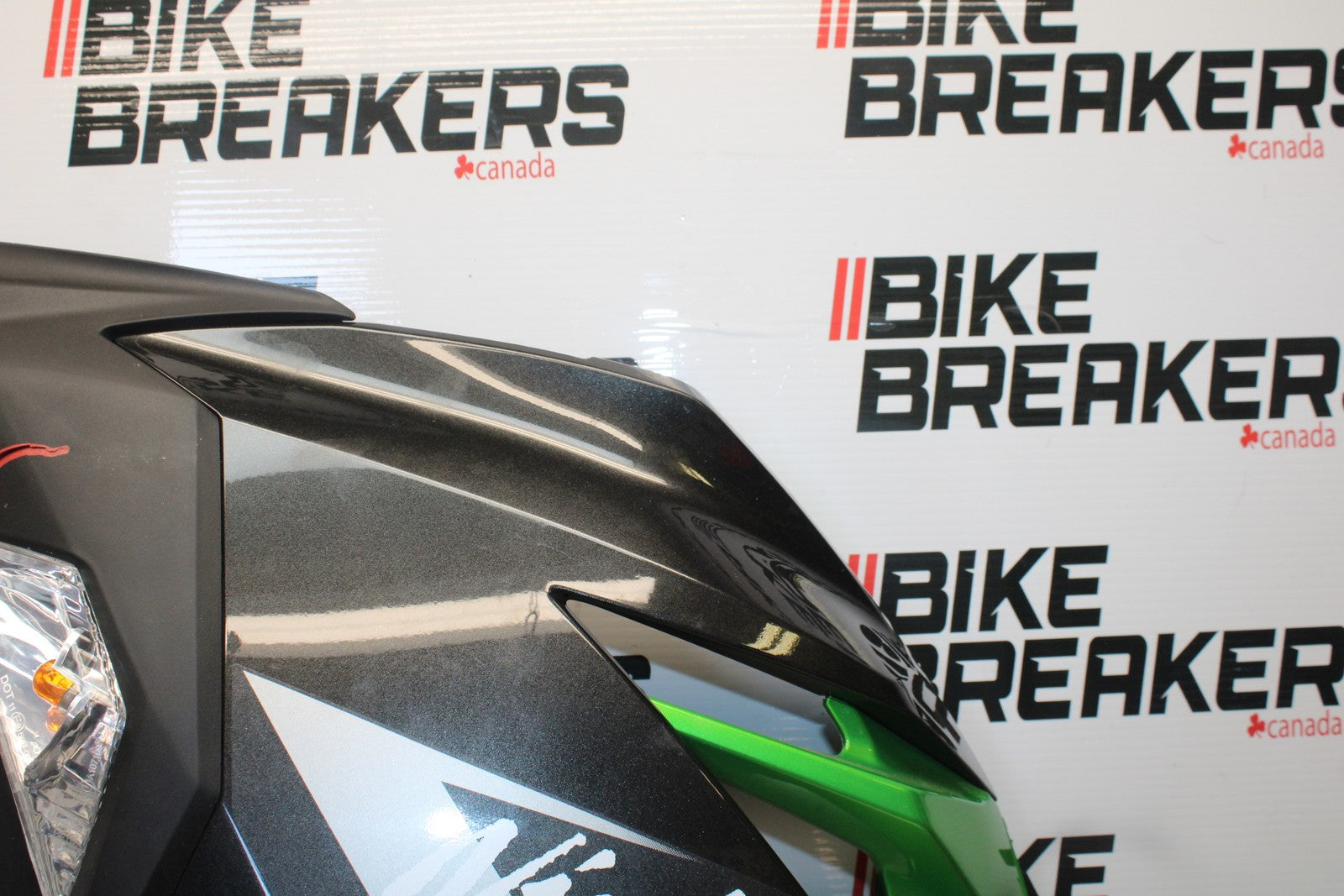 18-23 KAWASAKI NINJA 400 EX400 LEFT MID UPPER SIDE FAIRING COWL PLASTIC BB192