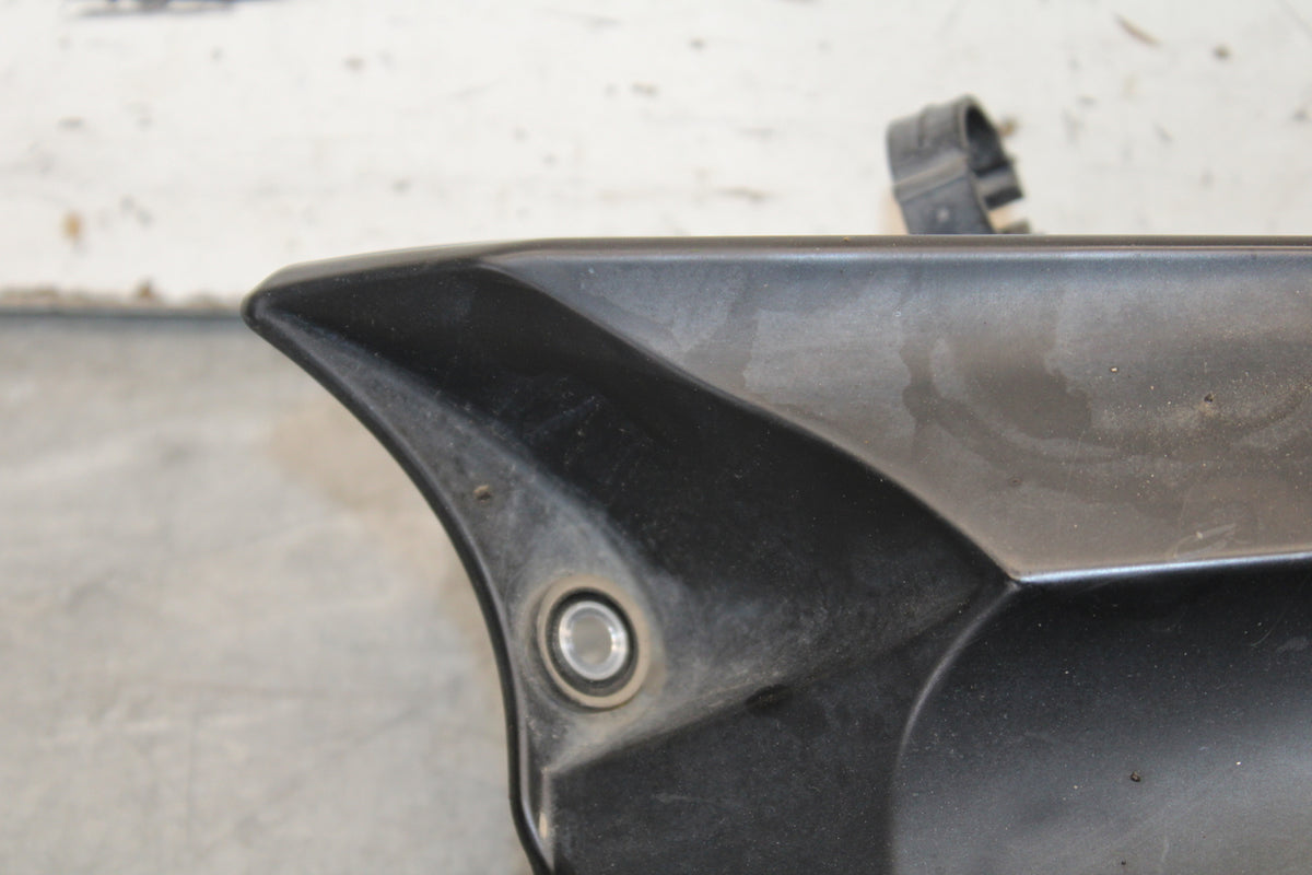 04-06 YAMAHA YZF R1 REAR BACK WHEEL TIRE HUGGER FENDER 5VY-21650-00-00 BB659