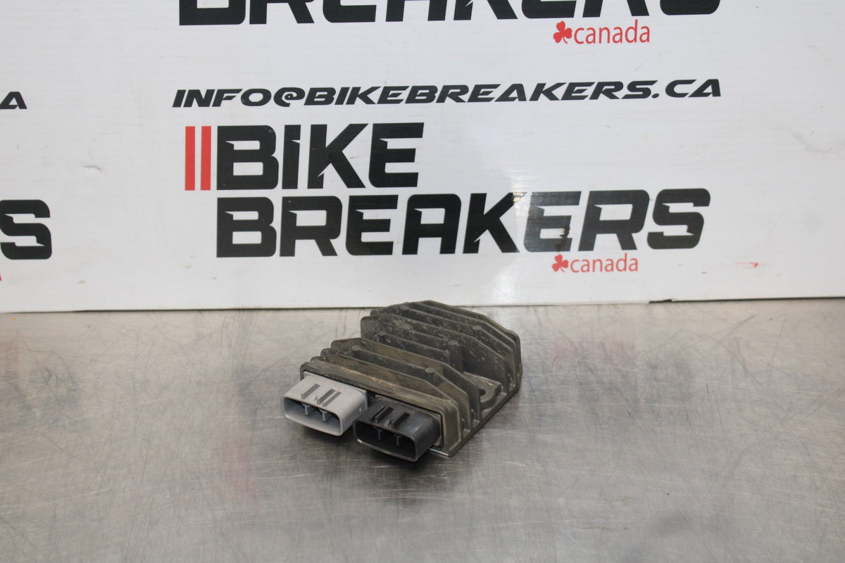 22-25 YAMAHA YZF R7 RECTIFIER VOLTAGE REGULATOR BB769