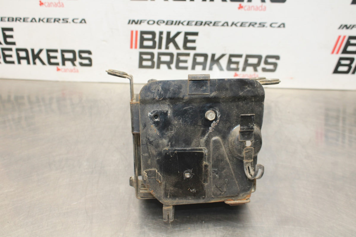 77 SUZUKI GS750 BATTERY BOX TRAY COVER BB779