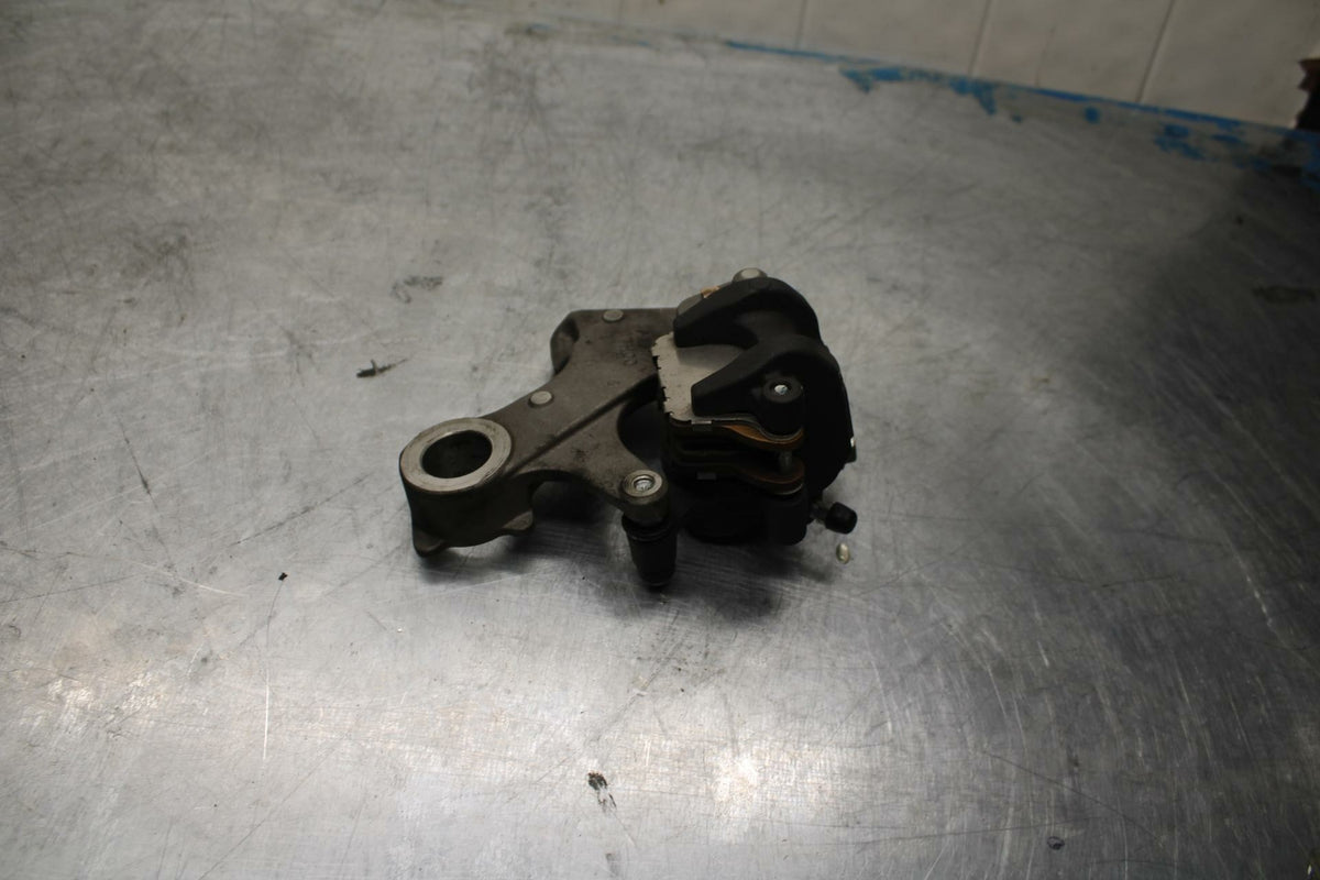 11-22 SUZUKI GSXR600 REAR BACK BRAKE CALIPER W MOUNT BRACKET BB417