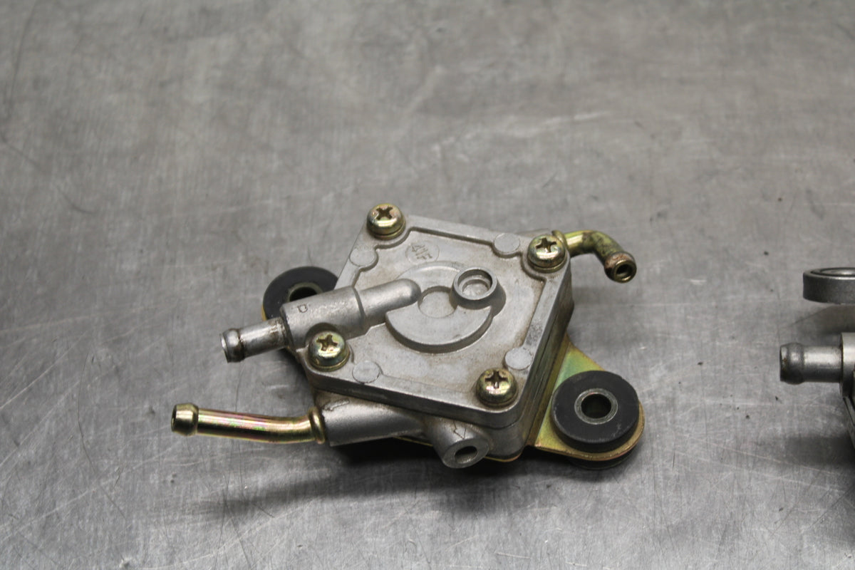 04 SUZUKI INTRUDER 800 GAS TANK FUEL PETCOCK / DIAPHRAGM BB758