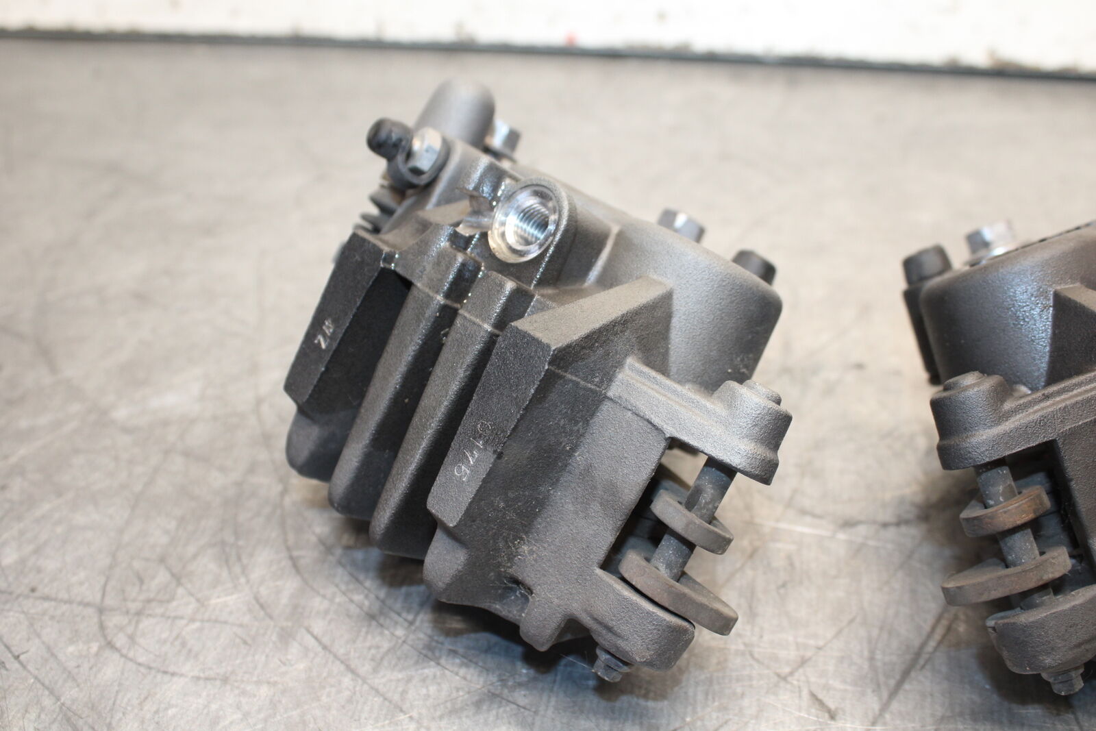 12-17 KAWASAKI ER-6N Z650 RIGHT LEFT FRONT BRAKE CALIPER SET PAIR CALIPERS BB709