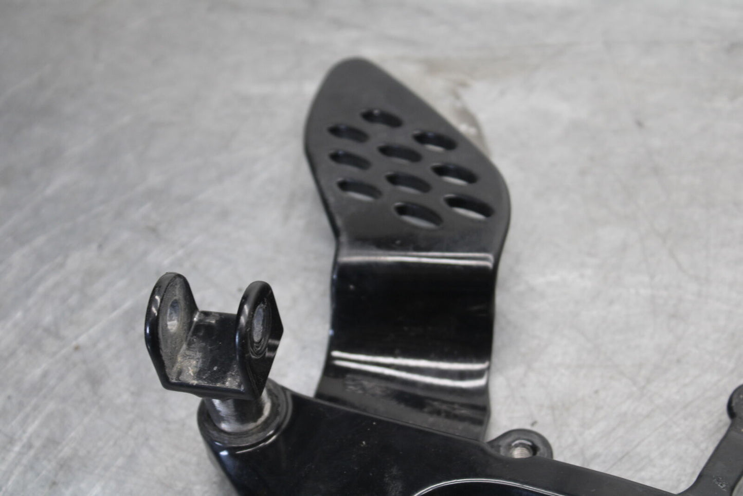 04-06 YAMAHA YZF R1 BLACK POWDER COATED LEFT RIGHT REARSET REAR SET BB659 