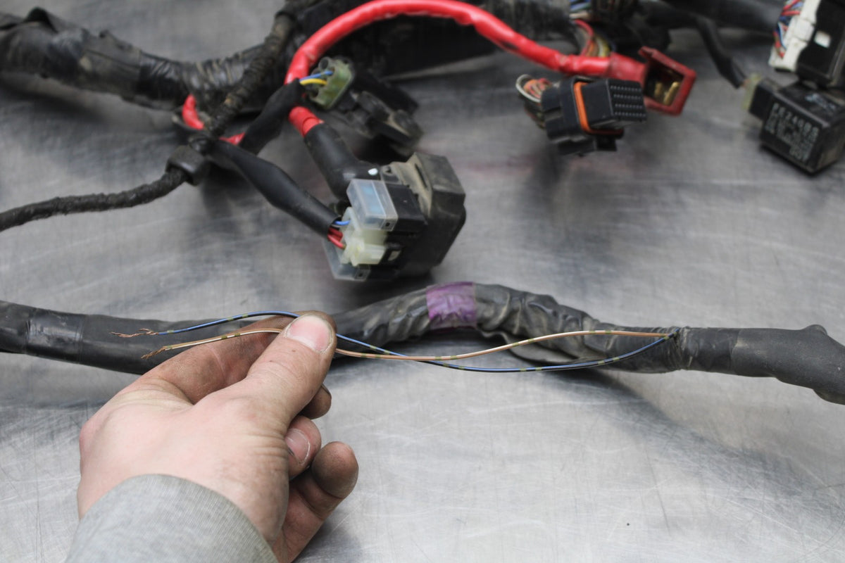 07 YAMAHA YZF R1 MAIN ENGINE WIRING HARNESS MOTOR WIRE LOOM BB826