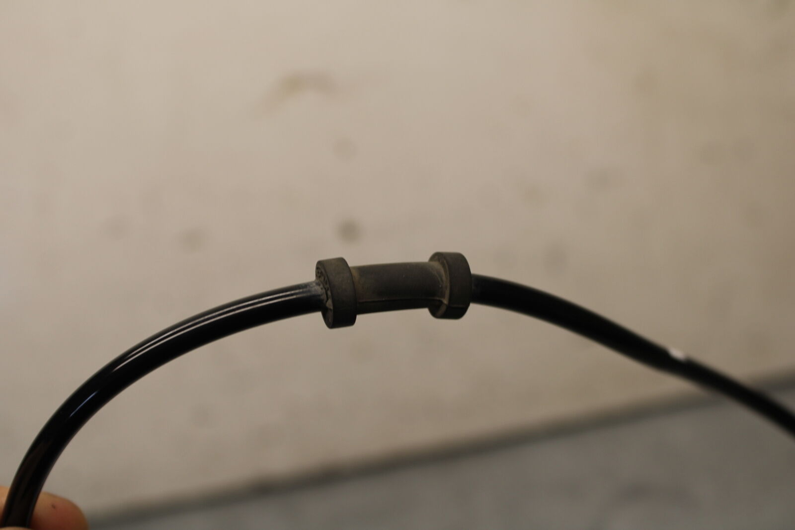 16 KAWASAKI NINJA ZX10R REAR WHEEL SPEED SENSOR BB650