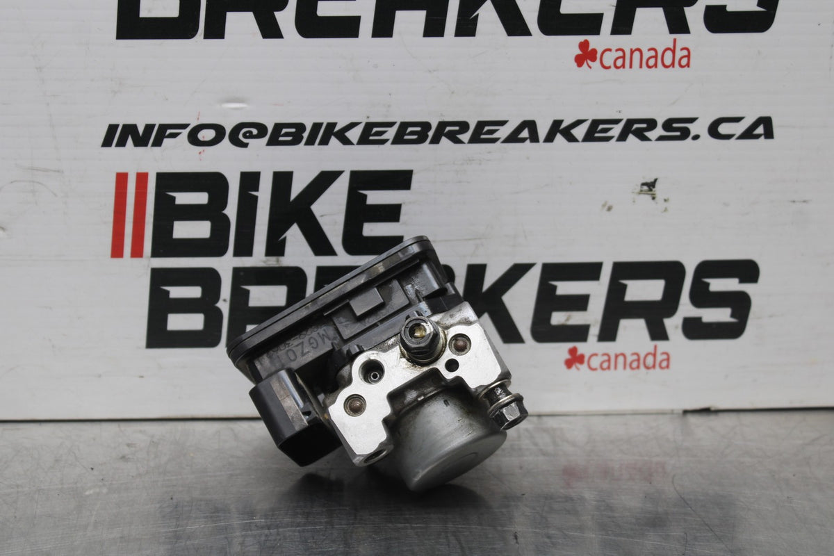 13-15 HONDA CBR500R ABS PUMP UNIT MODULE BB834