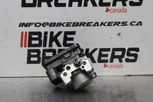 13-15 HONDA CBR500R ABS PUMP UNIT MODULE BB834