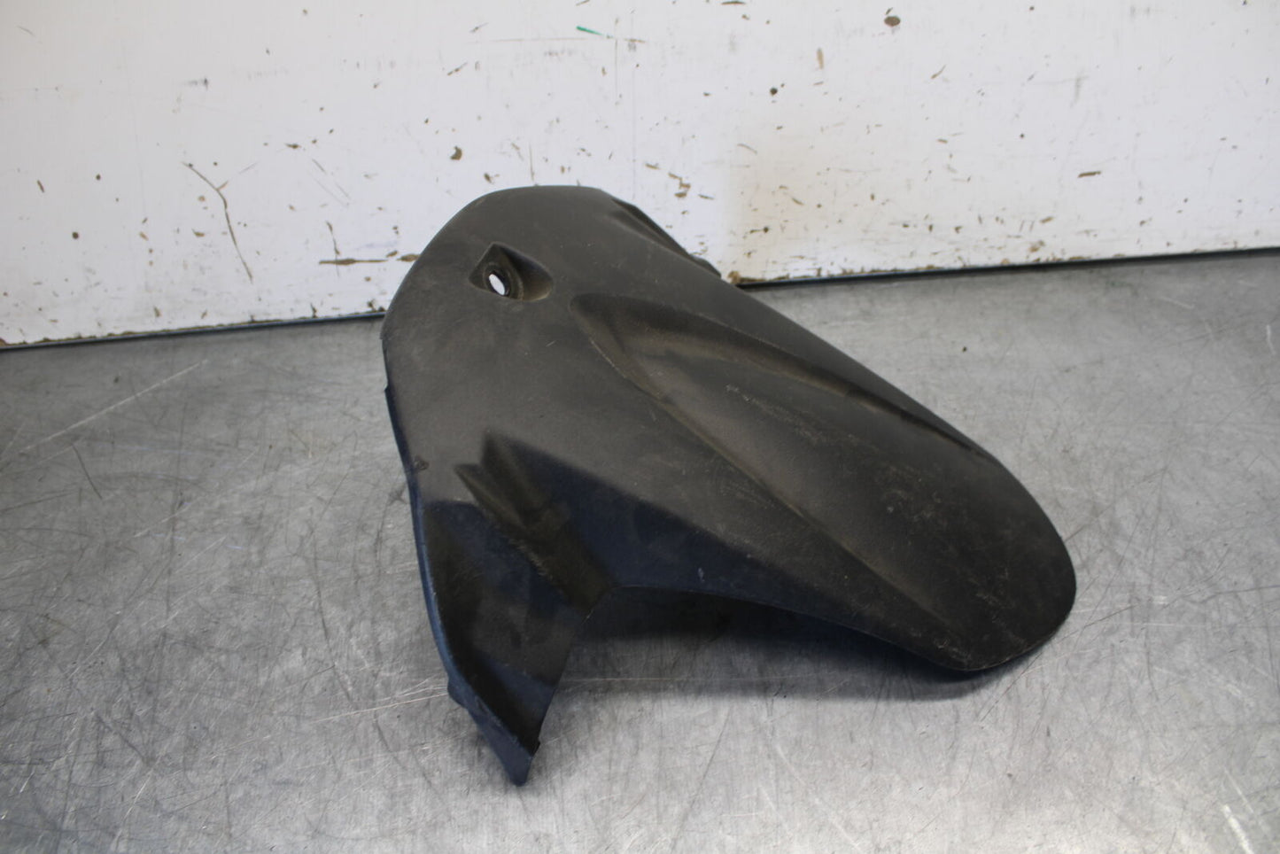 11-24 SUZUKI GSXR  600 750 REAR BACK WHEEL TIRE HUGGER FENDER BB95