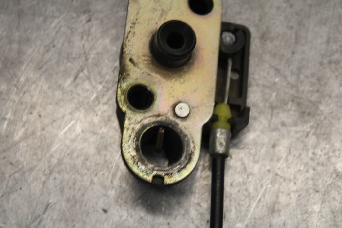 05-06 SUZUKI GSXR1000 REAR PASSENGER SEAT LATCH LOCK ASSEMBLY 45280-01A00 BB663