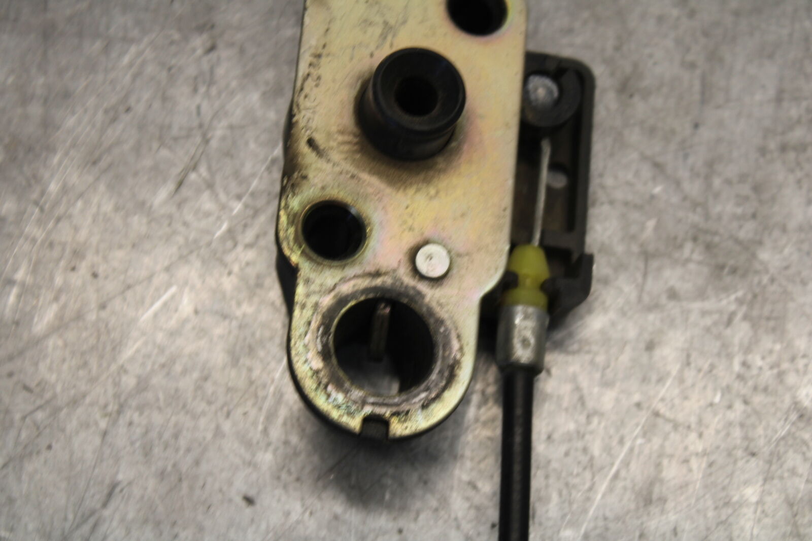 05-06 SUZUKI GSXR1000 REAR PASSENGER SEAT LATCH LOCK ASSEMBLY 45280-01A00 BB663