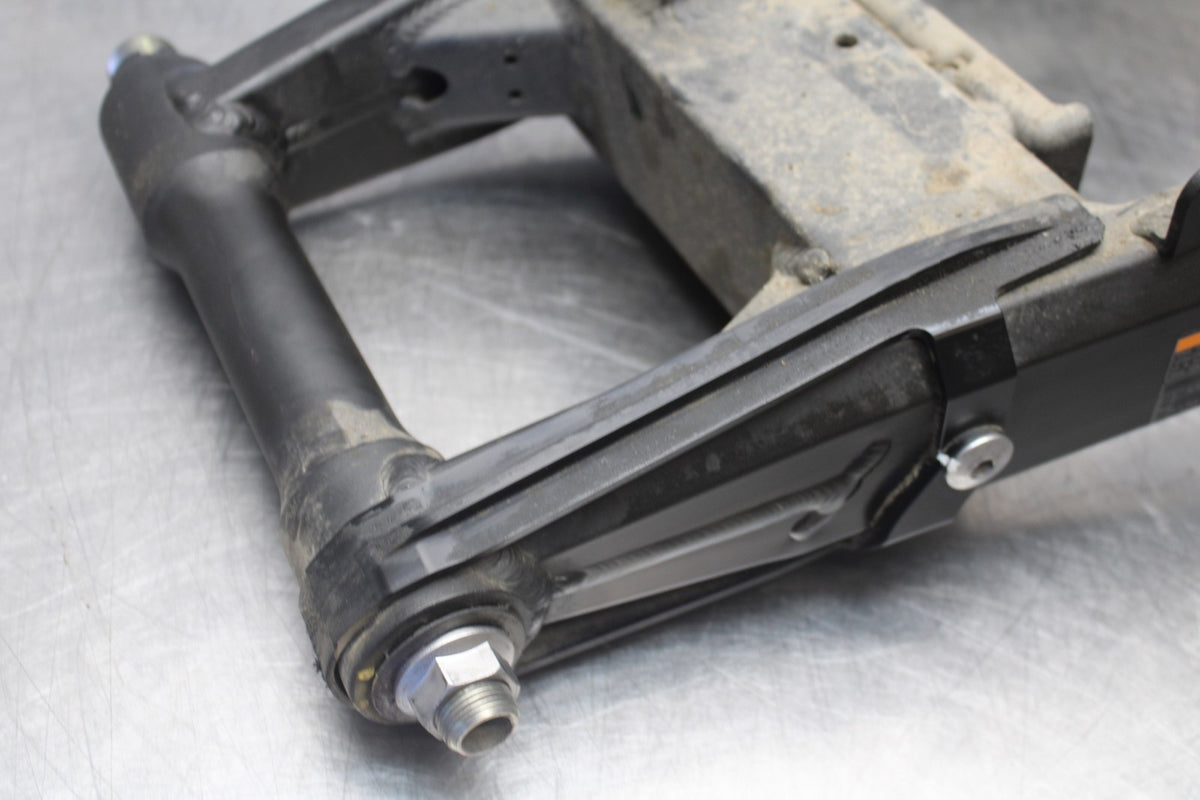 25 KAWASAKI Z900 REAR SWINGARM BACK SUSPENSION SWING ARM BB928