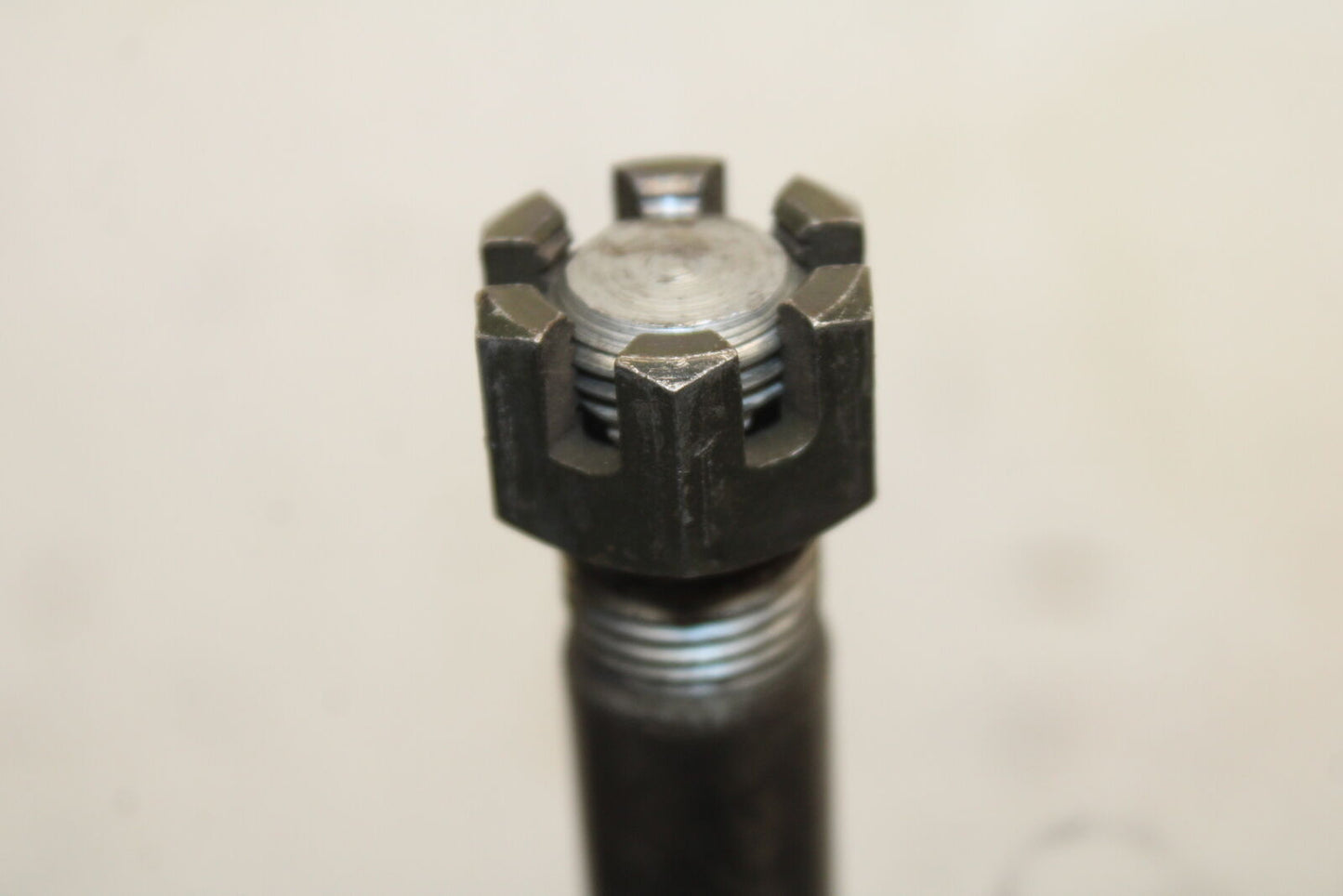 05-06 SUZUKI BOULEVARD M50 REAR AXLE BACK WHEEL RIM PIVOT BOLT AXEL BB671