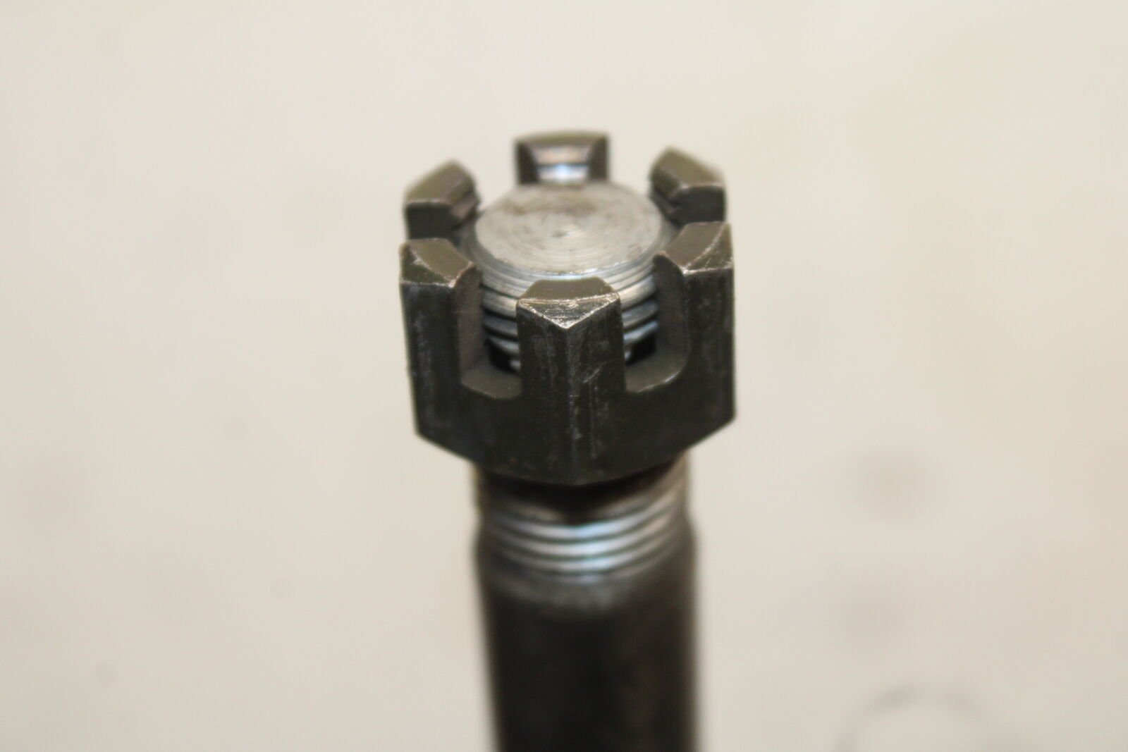 05-06 SUZUKI BOULEVARD M50 REAR AXLE BACK WHEEL RIM PIVOT BOLT AXEL BB671