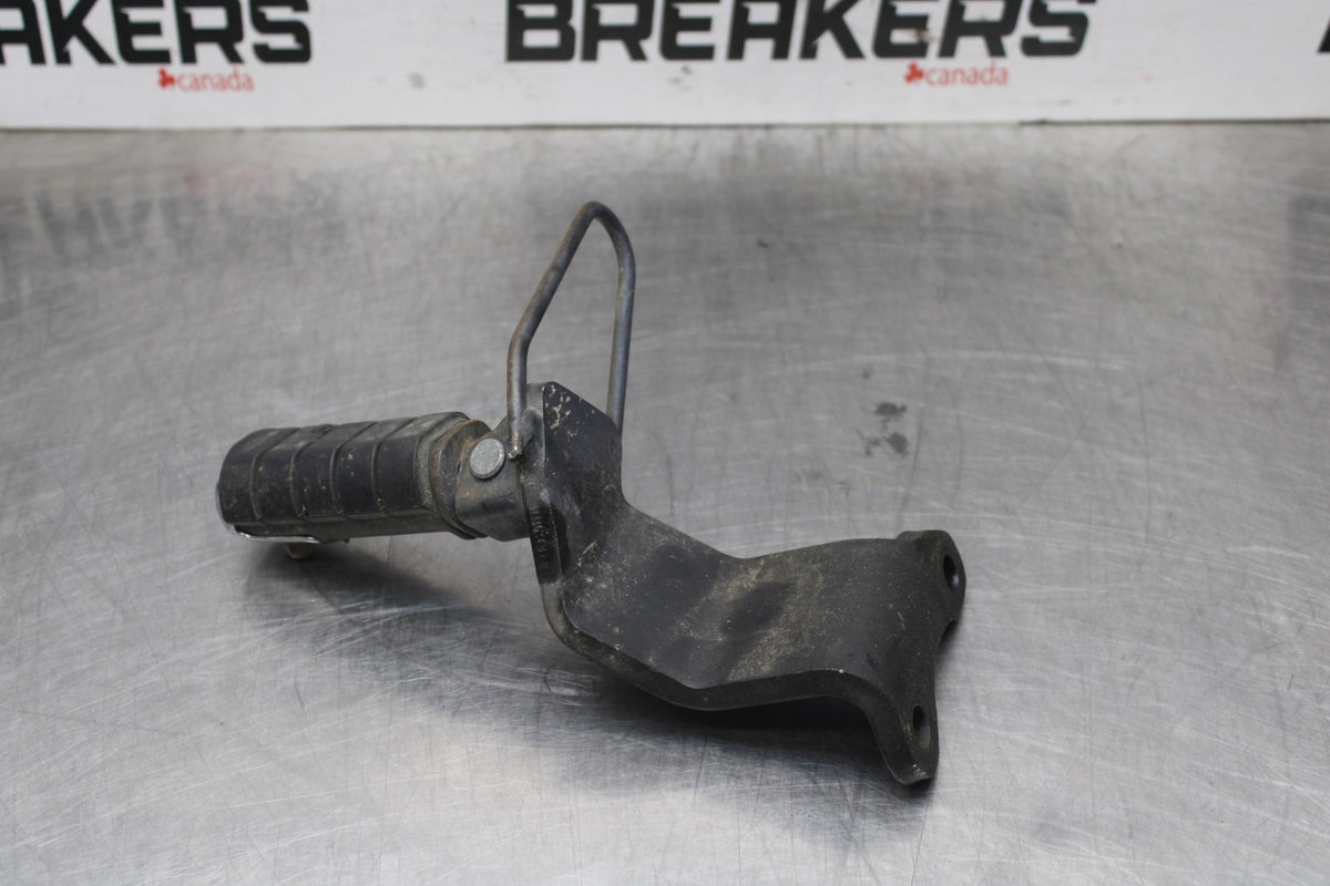 09 HONDA SHADOW 750 VT750 C2 RIGHT FRONT FOOT REST PEG STEP BB809