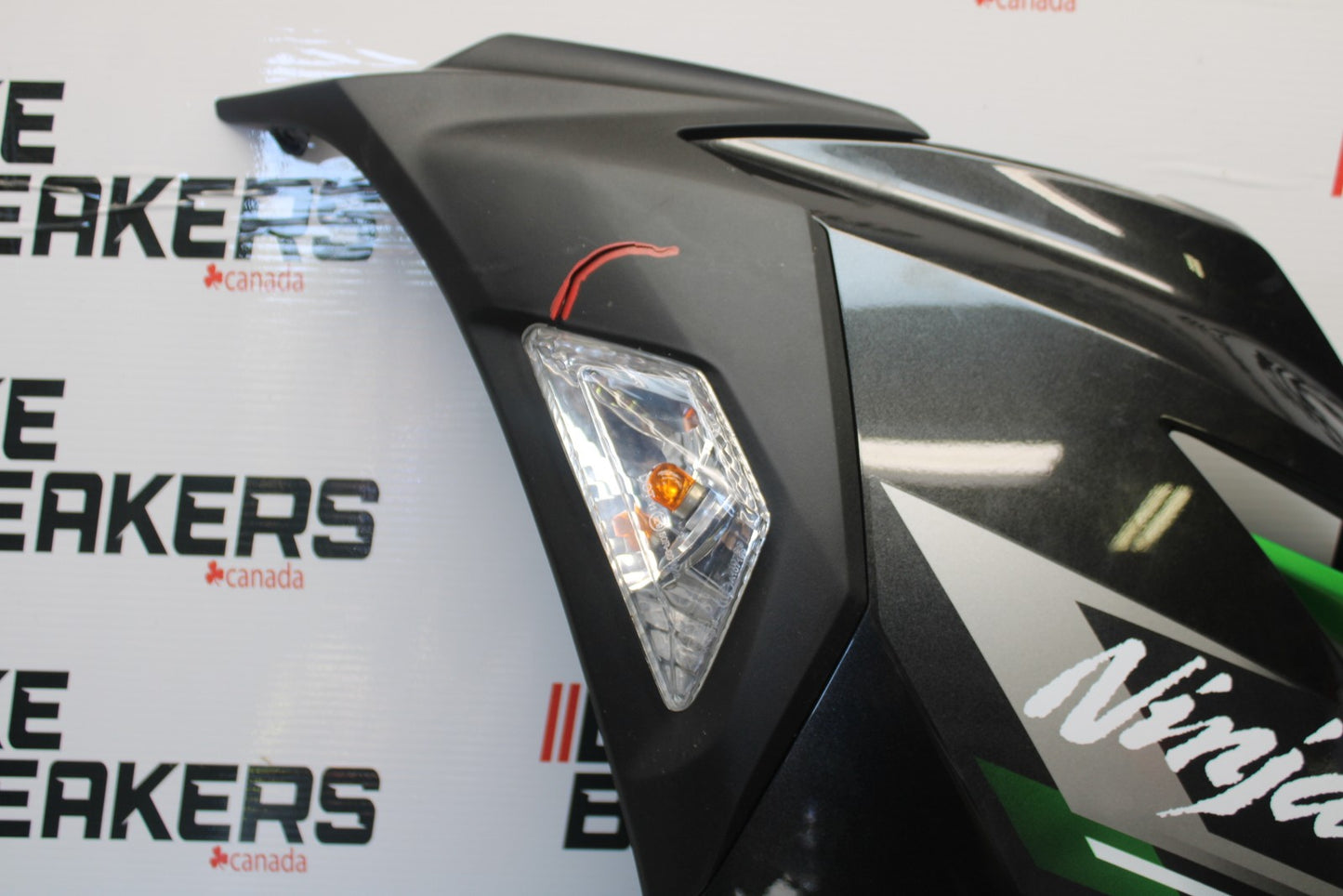18-23 KAWASAKI NINJA 400 EX400 LEFT MID UPPER SIDE FAIRING COWL PLASTIC BB192