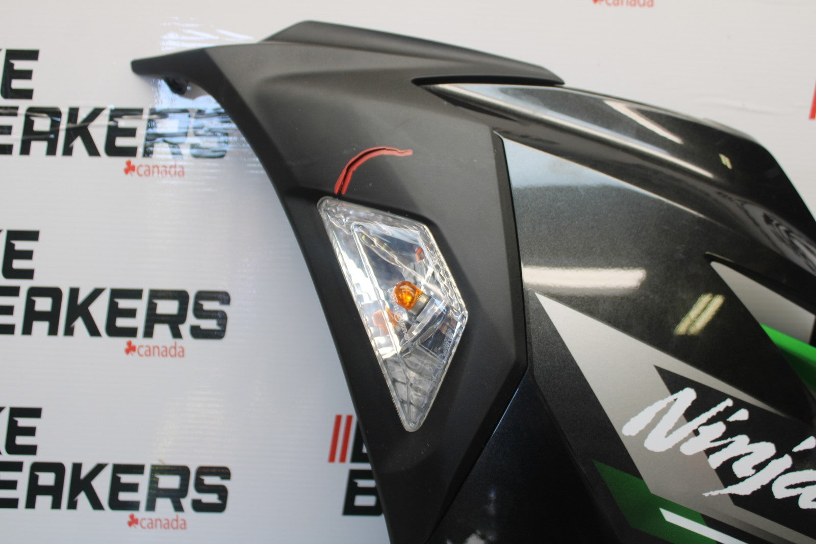 18-23 KAWASAKI NINJA 400 EX400 LEFT MID UPPER SIDE FAIRING COWL PLASTIC BB192