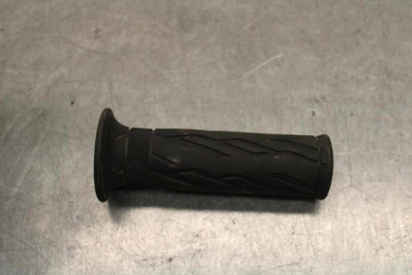 09-16 SUZUKI GSXR1000 HANDLE BAR GRIP BB642