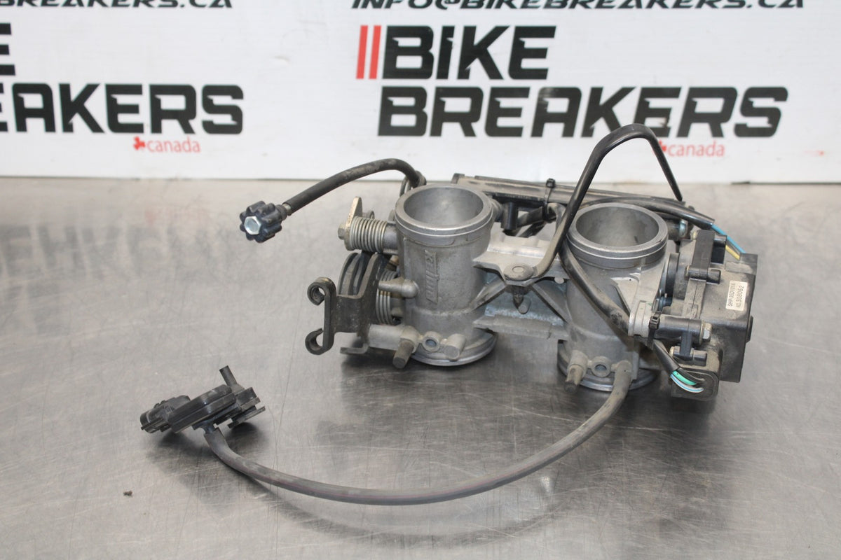 06-07 KAWASAKI NINJA 650R EX650A MAIN FUEL INJECTORS / THROTTLE BODIES BB774