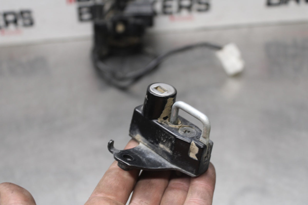 24-25 KAWASAKI NINJA 500 EX500J ABS IGNITION LOCK SEAT & HELMET LOCK BB934
