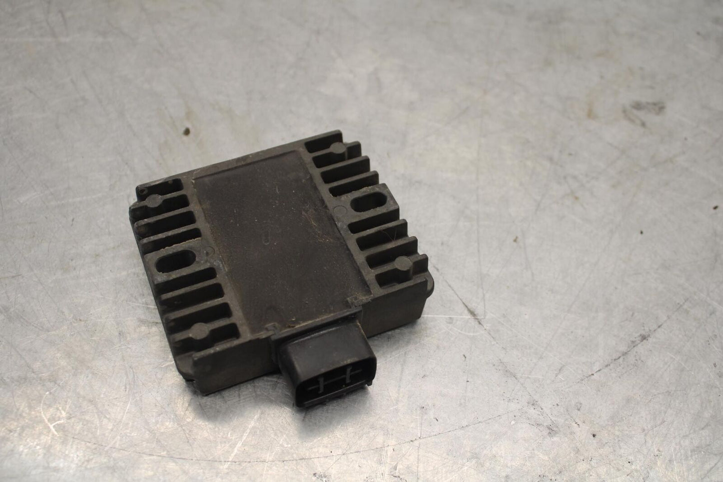 07 YAMAHA YZF R6 2c0 RECTIFIER VOLTAGE REGULATOR BB423