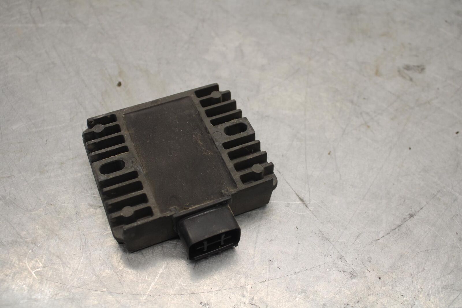 07 YAMAHA YZF R6 2c0 RECTIFIER VOLTAGE REGULATOR BB423